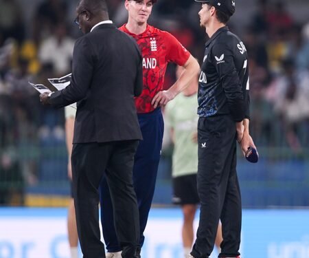 T20 WC: Unchanged New Zealand elect to bat against England in must-win clash