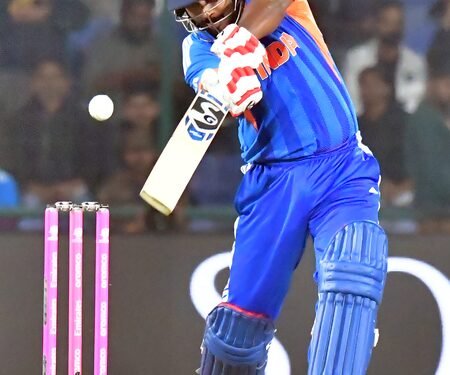 ‘He goes too deep in the crease’: Gavaskar flags Samson’s flaw ahead of India-Pakistan clash