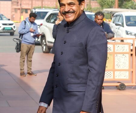 Scramble among Congress MPs for Assembly seats as they sense victory ahead in Kerala polls