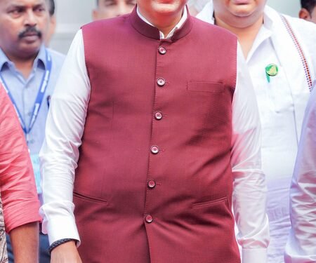 CM Fadnavis urges stranded Maha citizens to contact govt helpline, follow authentic handles