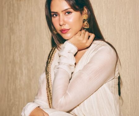 Sonam Bajwa felt a mix of ‘nerves & gratitude’ during her first live performance at an award show