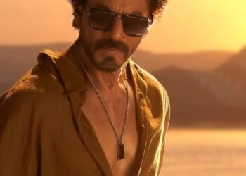 SRK, Aamir Khan spotted having thoughtful discussion at Arjun Tendulkar’s wedding