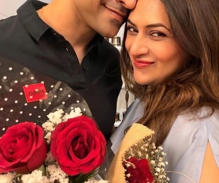 Divyanka Tripathi shares glimpses of Mumbai’s midnight frenzy after India’s historic T20 win