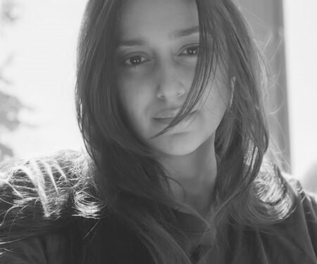 Ileana D’Cruz sneaks in a selfie during her ‘3 second’ baby-feeding break