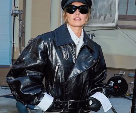 Miley Cyrus sets record straight on claims of her parents feeding off her childhood stardom