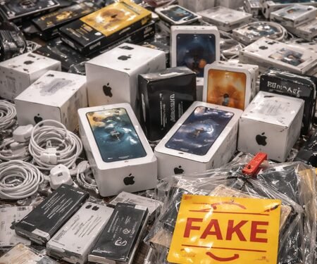 Fake mobile accessory racket busted in Mumbai; goods worth Rs 16.33 lakh seized