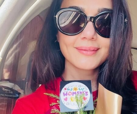 When Preity Zinta clarified over her debut movie technically being ‘Kya Kehna’ and not Dil Se’