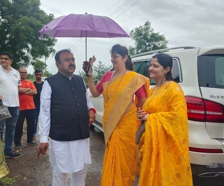 Maha Oppn seeks stern action against Ashok Kharat, ministers, officers protecting self-styled godman