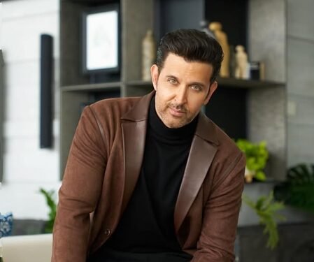 Hrithik Roshan throws idea to Ryan Gosling of hanging out with respective aliens buddies