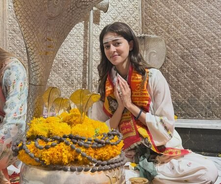 Ananya Panday offers prayers at Nageshwar Jyotirlinga: Om Namah Shivay
