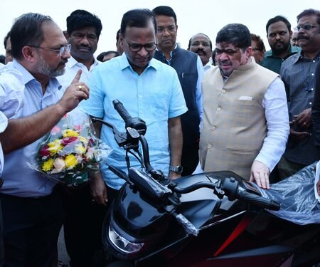 Government employees in Telangana to get 20 pc discount on EVs