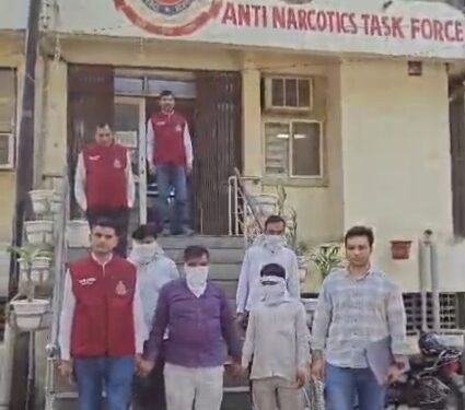 Delhi: Crime Branch busts illegal LPG racket, seizes 183 cylinders in Sangam Vihar