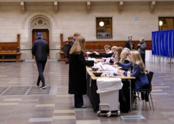 Social Democrats lead Denmark’s election, neither bloc wins majority