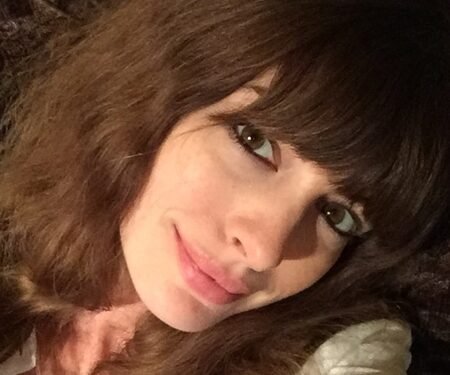 Anne Hathaway vows to stay away from stress