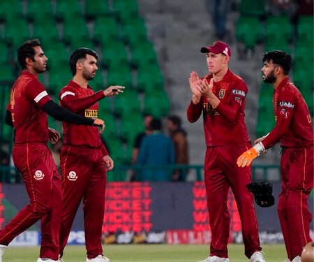 Labuschagne baffled as jersey dye turns white ball pink in PSL opener