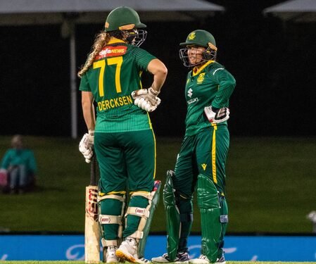 Debutante Reyneke hits last-ball six to seal thrilling ODI win for SA over NZ