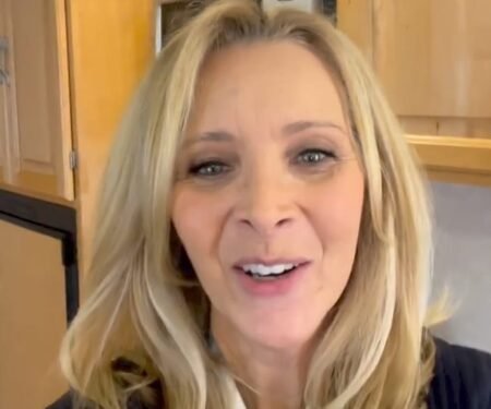 Lisa Kudrow talks about getting ‘embarrassed’ for watching ‘Friends’ in front of her family