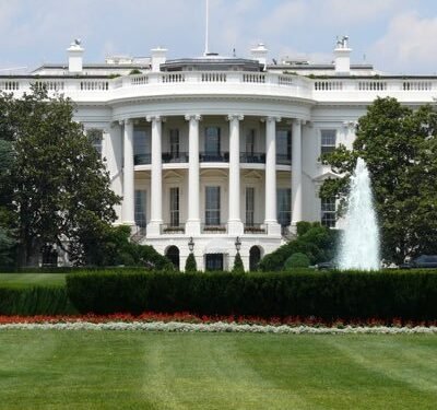 White House blames Democrats as airport chaos grows