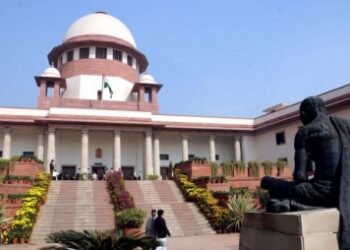 ‘Absolutely unacceptable’: SC slams Gujarat government for delay in convict’s premature release plea