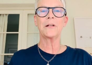 Jamie Lee Curtis says, she planned to be a cop