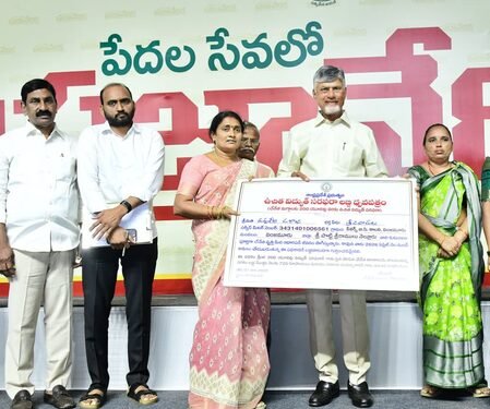 Andhra Pradesh launches scheme for free electricity to weavers​