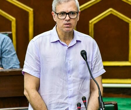 J&K CM seeks transparent probe into Ganderbal encounter