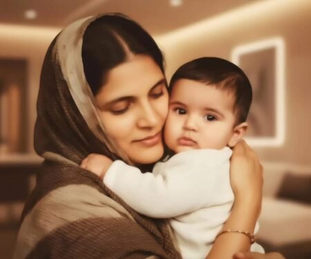 Raza Murad posts his baby picture with mother on her 98th birth anniversary