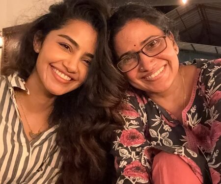 Anupama Parameswaran’s adorable birthday post for her mom wins hearts on Internet