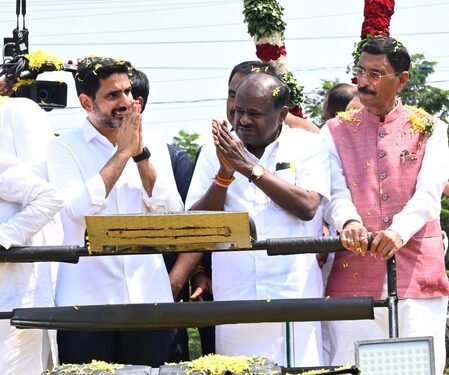 Kumaraswamy says he will back K’taka govt on development, calls for separating politics & governance