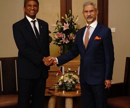 EAM Jaishankar, Seychelles counterpart Faure hold talks in Mauritius