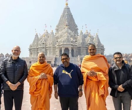 Shankar, Ehsaan, Loy seek divine blessing at Akshardham Swaminarayan temple in US