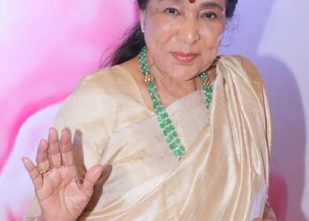 When Asha Bhosle spoke about her, elder sister Lata Mangeshkar being the ‘last of Mughals’