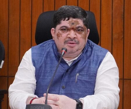 Telangana transport minister appeals to RTC employees to withdraw strike call