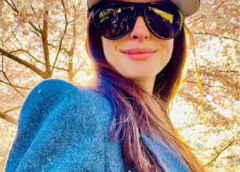 Anne Hathaway reveals whom she spoke with while preparing for her new movie