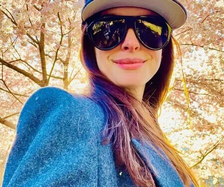 Anne Hathaway reveals whom she spoke with while preparing for her new movie