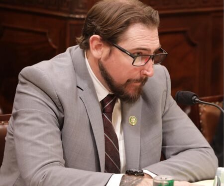 US bill proposes three-year suspension of H-1B visas