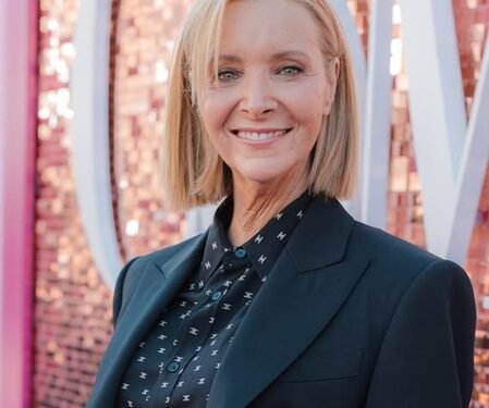 Lisa Kudrow lashes out at writers’ ‘mean’ behaviour on ‘Friends’