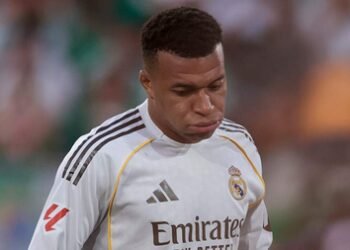 Football: Mbappe could miss rest of season with a muscle injury (ld)