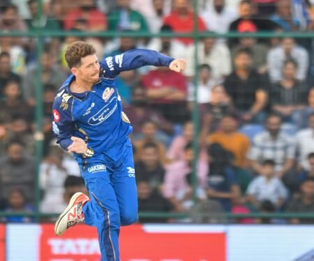 IPL 2026: Santner returns as Mumbai Indians elect to bowl against RCB
