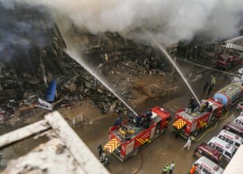 Pakistan: 35 injured after fire at customs warehouse in Balochistan