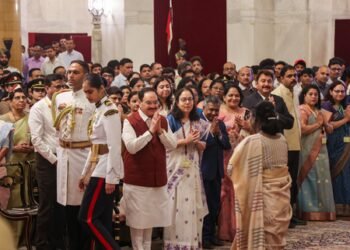 President Droupadi Murmu gives Nightingale Awards 2026 to 15 nursing personnel