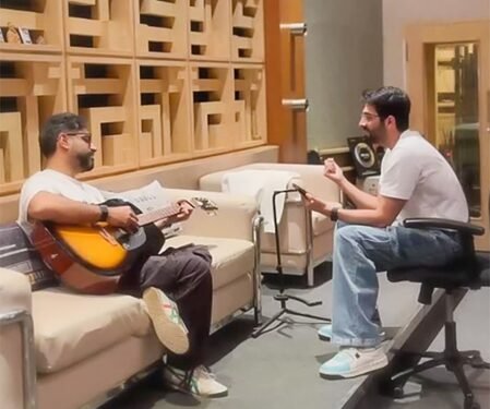 Ayushmann Khurrana, Rochak Kohli jam on their version of ‘Dil Waale Chor’