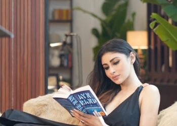 Mouni Roy turns off comments section after netizens troll Disha Patani in her earlier posts