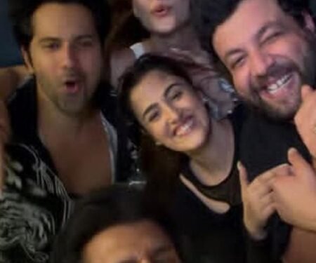 Varun Dhawan reunites with his ‘Dilwale’ co-star Kriti Sanon for a fun evening of music & friends