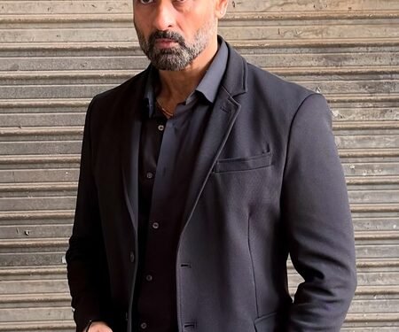 Rohit Bose Roy celebrates 35 years of friendship with R Madhavan: First to compliment me