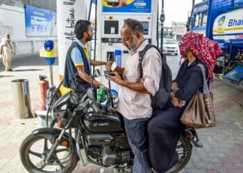 Oil PSUs absorbing Rs 550 crore loss per day to cushion consumers from soaring global prices