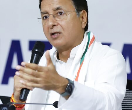 Surjewala dismisses K’taka power-sharing speculation