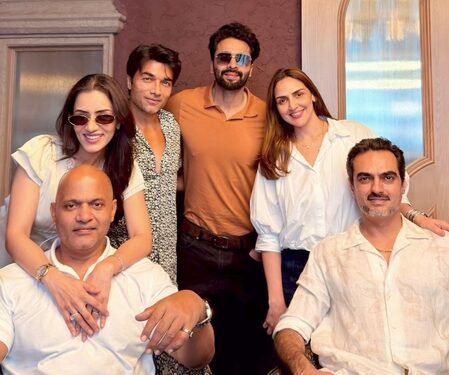 Esha Deol reunites with ex-husband Bharat Takhtani over lunch with close friends
