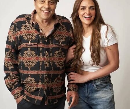 Esha Deol wishes Dharmendra was there in his ‘crisp white shirt & blue suit’ to collect his Padma award