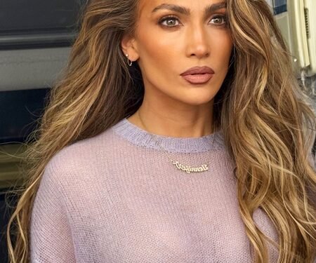 Jennifer Lopez still gets anxious over kissing scenes